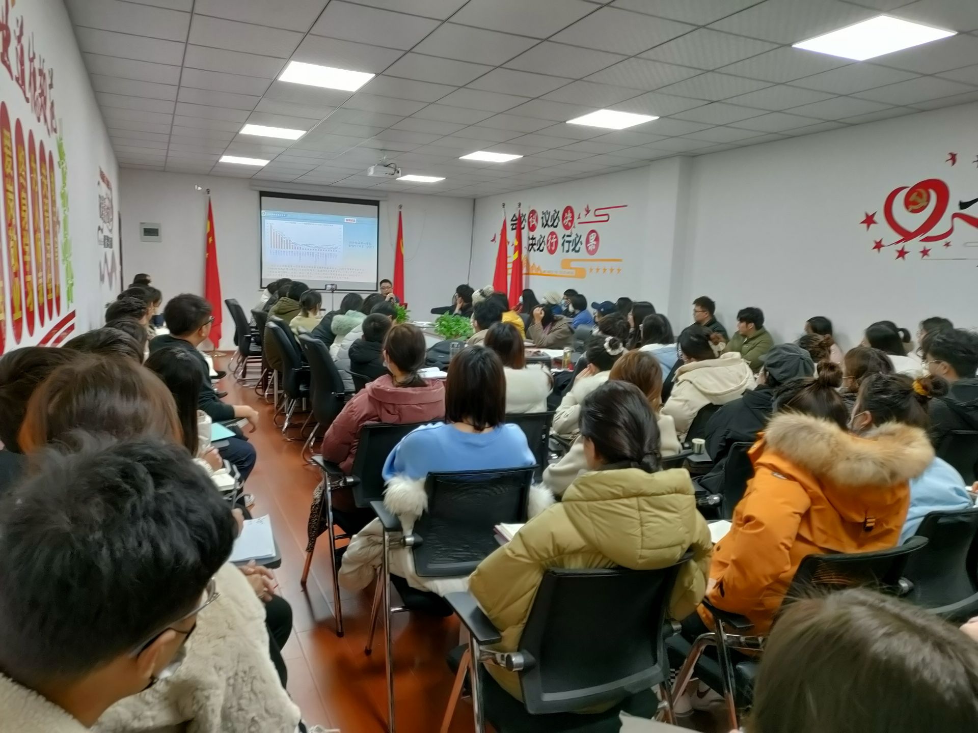 提升职业教育水平，推动师资队伍建设——合肥市陈傑中职数学教育名师工作室来我校开展教研活动